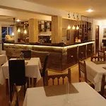 El Montero מלון 4*